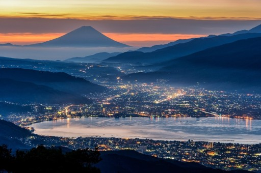 上半年社会融资规模增量累计为22.83万亿元，比上年同期多4.74万亿元