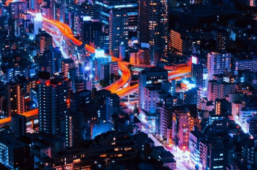 洛杉矶市中心布下天罗地网，实行宵禁