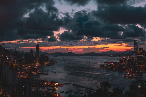 追问董某某事件，不让躺在手术台上的人们陷入恐慌